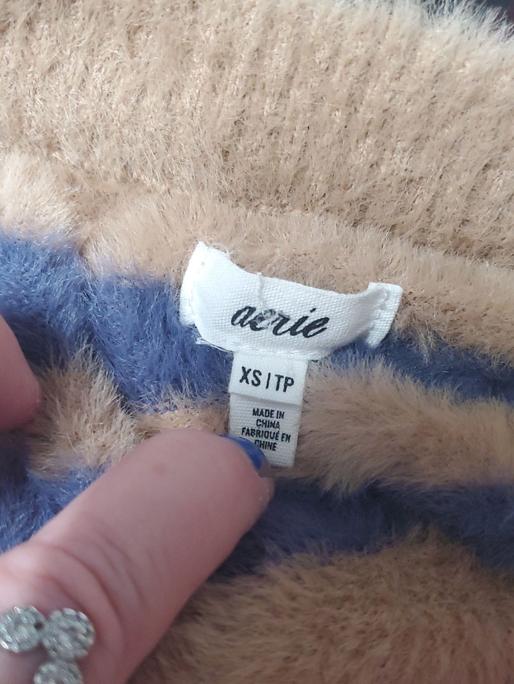 Aerie Flurry Crew Cozy Striped Fuzzy Sweater Tan, Navy & Red Size XS Oversized - Picture 10 of 16